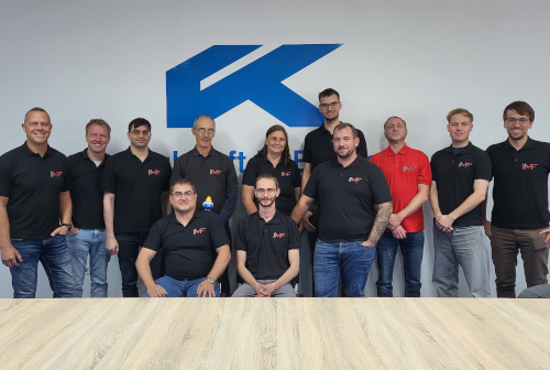 Team von MF Engineering beim Fertigteilwerk